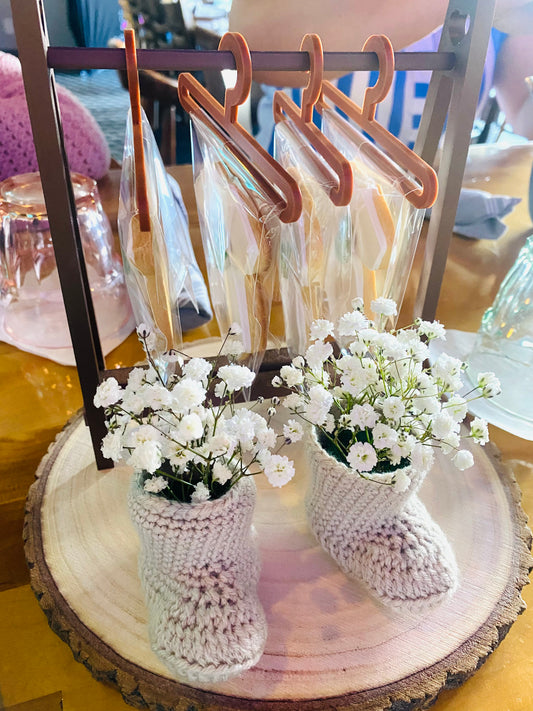 Mini Cookie Closet Display Rack with 4 Hangers