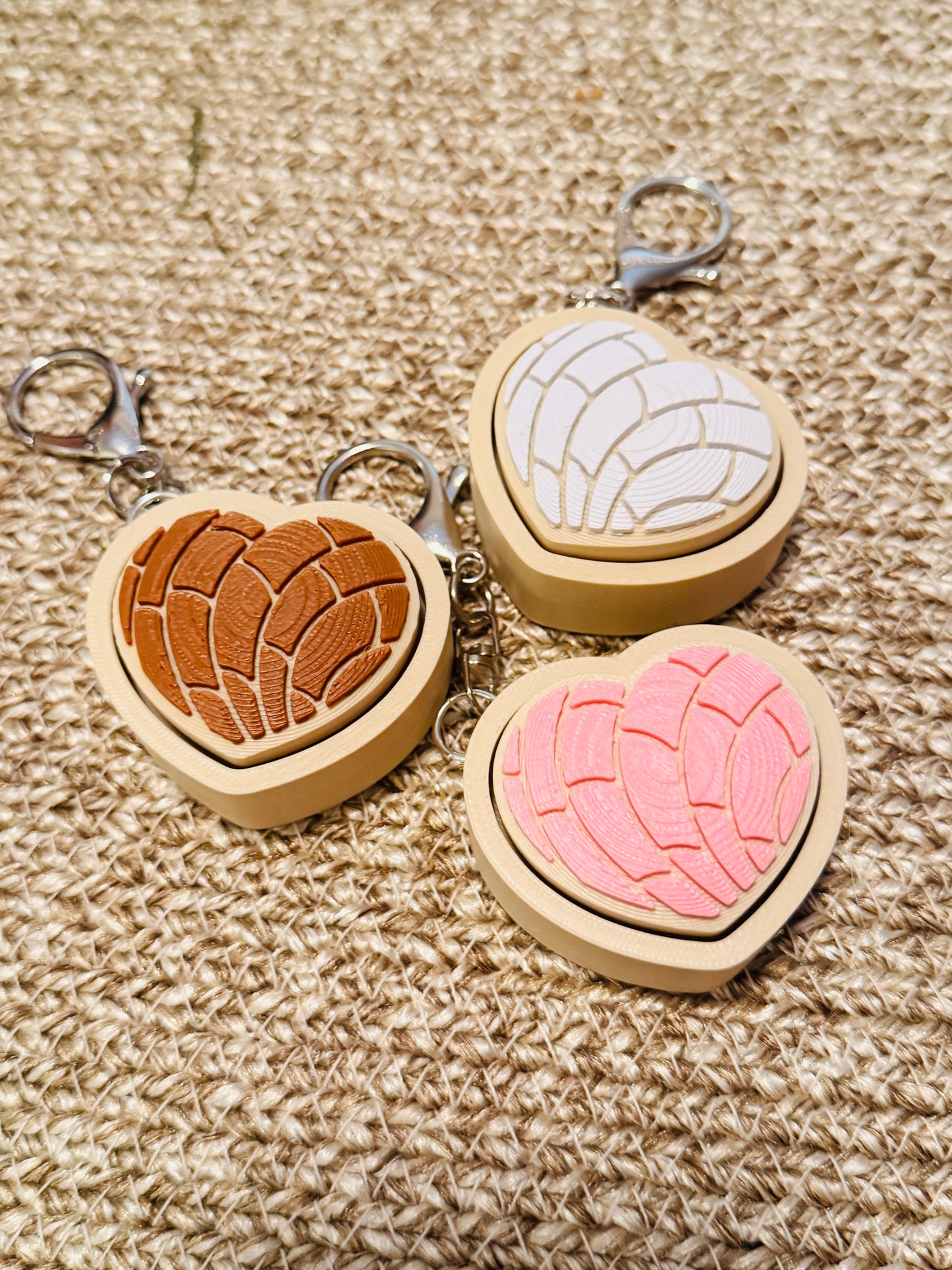 Large Concha Heart Clicker STL File